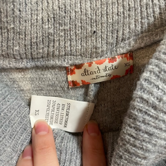 Altar’d State Fuzzy Star Joggers in XS Grey and White - Picture 2 of 6